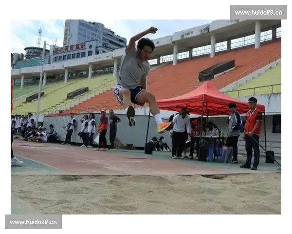 激情碰撞与欢呼共鸣 体育赛事集体观看氛围全景描绘 - 副本 (2) - 副本